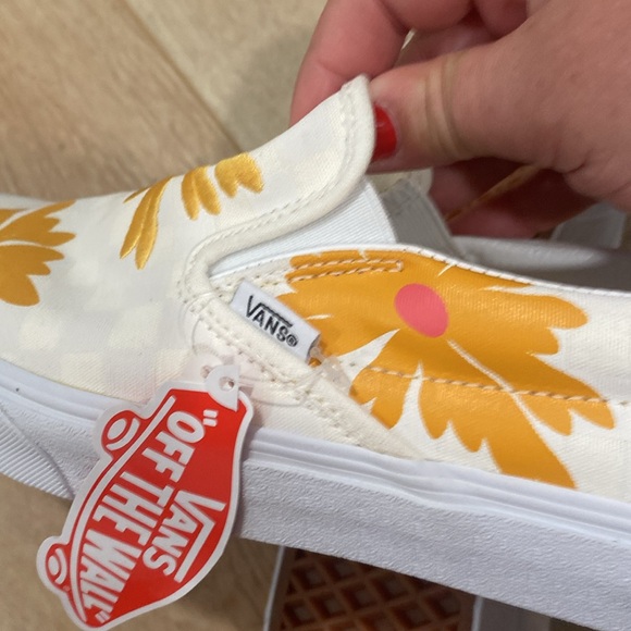 🆕 Women’s Vans Slip-On Check Floral White
Orange Skate Shoes. Size 10.5 - Picture 5 of 12